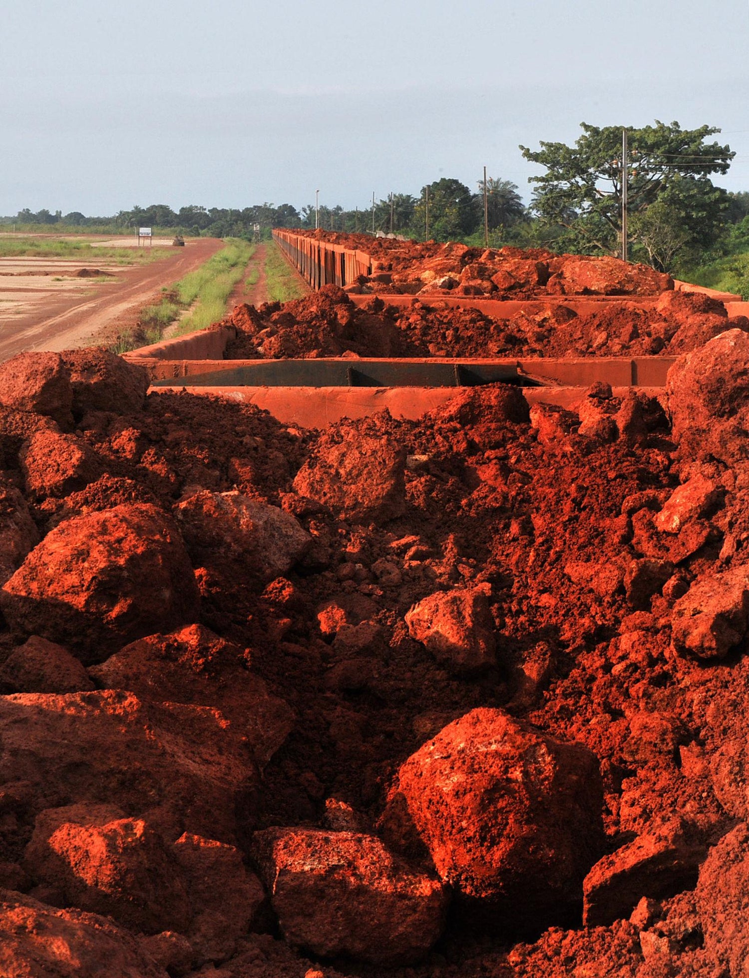Bauxite Supplier & Exporter – Guinean and Indian Bauxite in Bulk Vessels